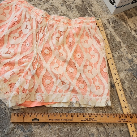 Lane Bryant Lace Mesh Cream Peach Pull On Shorts. Size 18/20. 2X - Picture 15 of 16